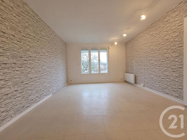 Appartement F4 à louer - 4 pièces - 80.07 m2 - ST MAMMES - 77 - ILE-DE-FRANCE - Century 21 Agence Notre-Dame