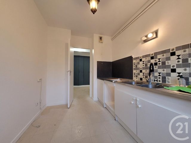 Appartement F4 à louer - 4 pièces - 80.07 m2 - ST MAMMES - 77 - ILE-DE-FRANCE - Century 21 Agence Notre-Dame