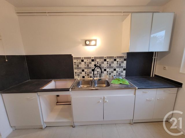 Appartement F4 à louer - 4 pièces - 80.07 m2 - ST MAMMES - 77 - ILE-DE-FRANCE - Century 21 Agence Notre-Dame