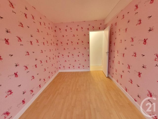 Appartement F4 à louer - 4 pièces - 80.07 m2 - ST MAMMES - 77 - ILE-DE-FRANCE - Century 21 Agence Notre-Dame