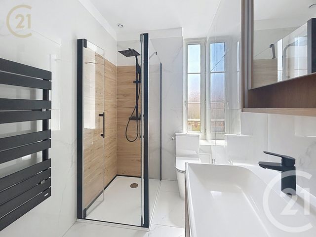 Appartement à louer - 3 pièces - 67.18 m2 - FONTAINEBLEAU - 77 - ILE-DE-FRANCE - Century 21 Agence Notre-Dame