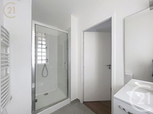 Appartement F1 à louer - 1 pièce - 32.2 m2 - MORET LOING ET ORVANNE - 77 - ILE-DE-FRANCE - Century 21 Agence Notre-Dame