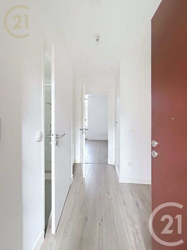 Appartement F1 à louer - 1 pièce - 32.2 m2 - MORET LOING ET ORVANNE - 77 - ILE-DE-FRANCE - Century 21 Agence Notre-Dame