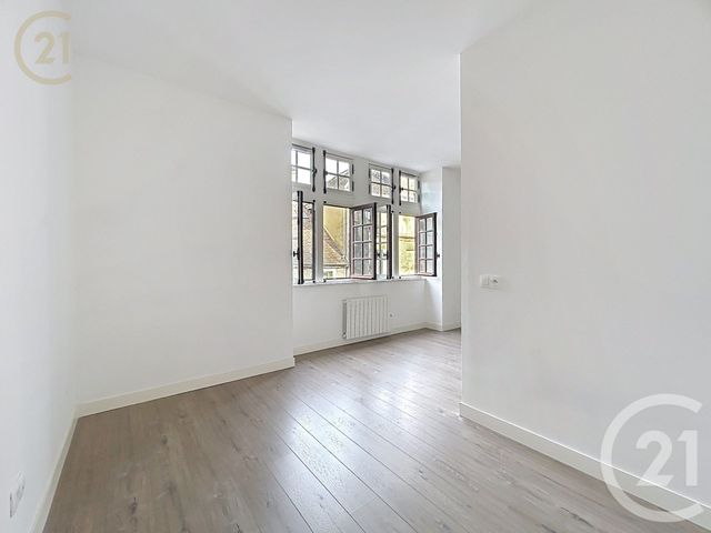 Appartement F1 à louer - 1 pièce - 32.2 m2 - MORET LOING ET ORVANNE - 77 - ILE-DE-FRANCE - Century 21 Agence Notre-Dame