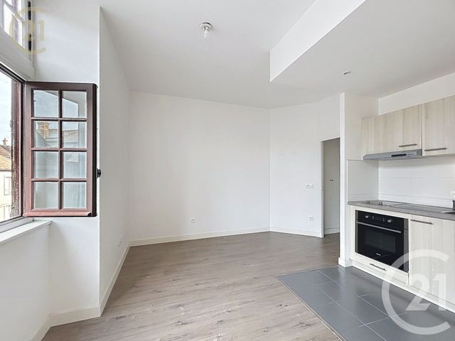 Appartement F1 à louer - 1 pièce - 32.2 m2 - MORET LOING ET ORVANNE - 77 - ILE-DE-FRANCE - Century 21 Agence Notre-Dame