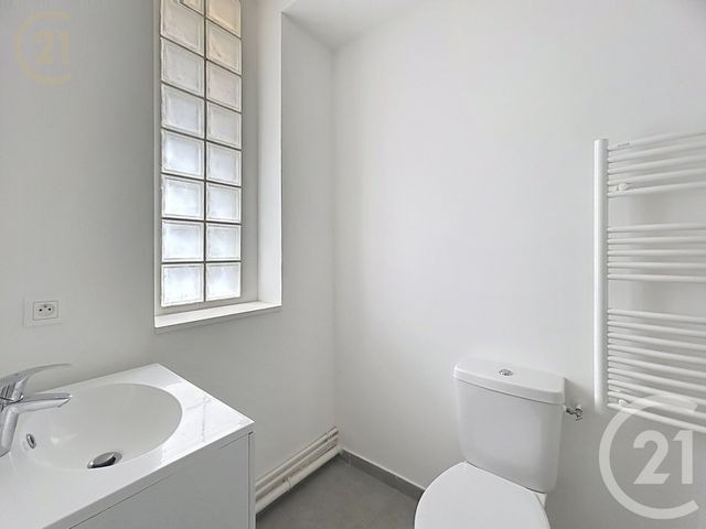 Appartement F1 à louer - 1 pièce - 32.2 m2 - MORET LOING ET ORVANNE - 77 - ILE-DE-FRANCE - Century 21 Agence Notre-Dame