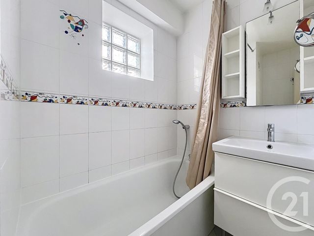 Appartement F2 à louer - 2 pièces - 44.9 m2 - AVON - 77 - ILE-DE-FRANCE - Century 21 Agence Notre-Dame