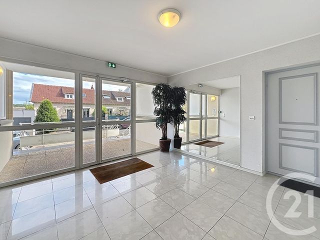 Appartement F2 à louer - 2 pièces - 44.9 m2 - AVON - 77 - ILE-DE-FRANCE - Century 21 Agence Notre-Dame