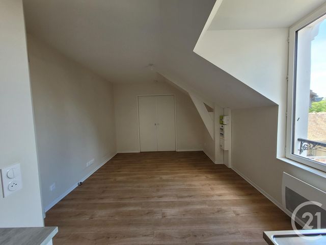 Appartement T1 à louer - 2 pièces - 29.1 m2 - MORET SUR LOING - 77 - ILE-DE-FRANCE - Century 21 Agence Notre-Dame
