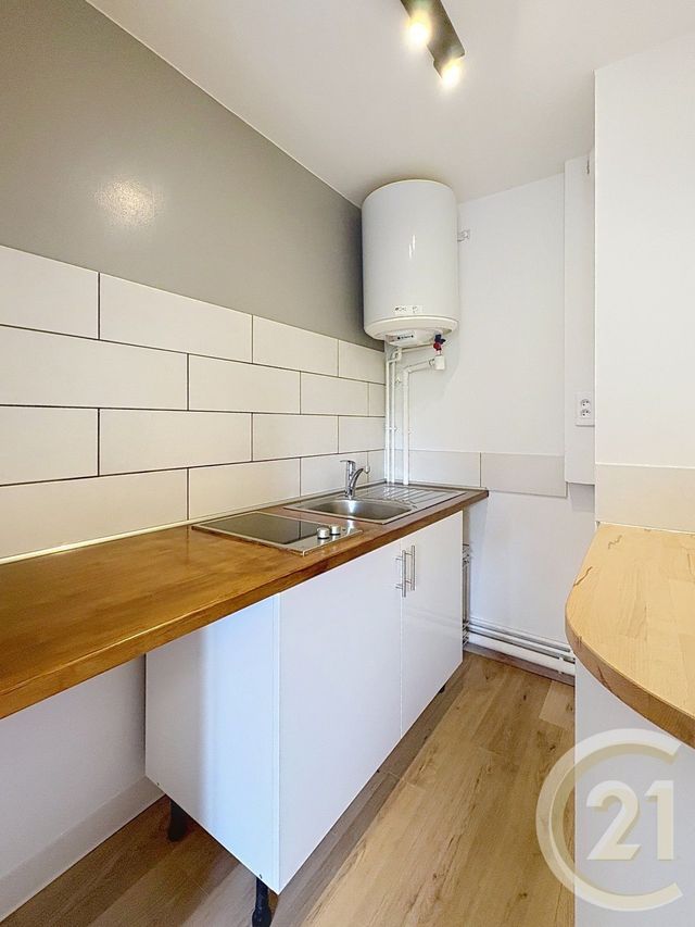 Appartement Studio à louer - 1 pièce - 30.41 m2 - MORET LOING ET ORVANNE - 77 - ILE-DE-FRANCE - Century 21 Agence Notre-Dame