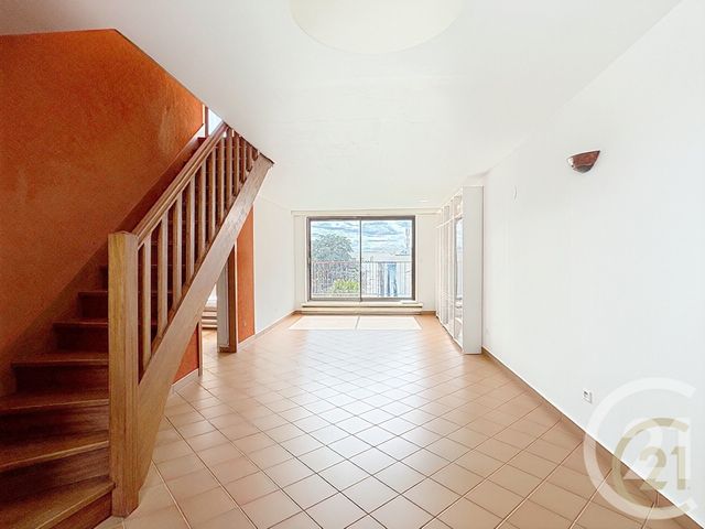 Appartement F3 à louer - 3 pièces - 87.2 m2 - FONTAINEBLEAU - 77 - ILE-DE-FRANCE - Century 21 Agence Notre-Dame