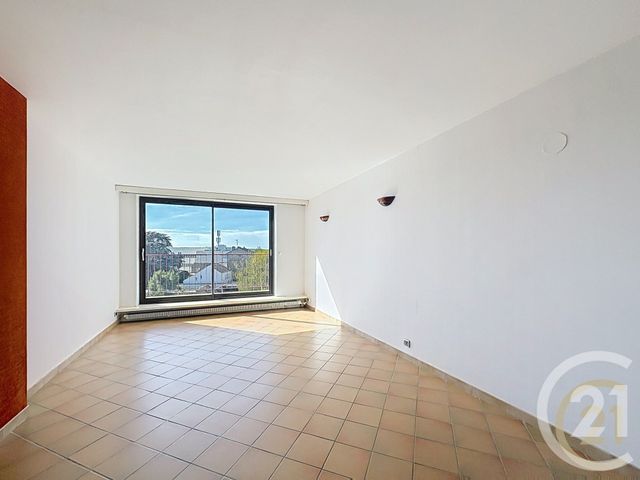 Appartement F3 à louer - 3 pièces - 87.2 m2 - FONTAINEBLEAU - 77 - ILE-DE-FRANCE - Century 21 Agence Notre-Dame