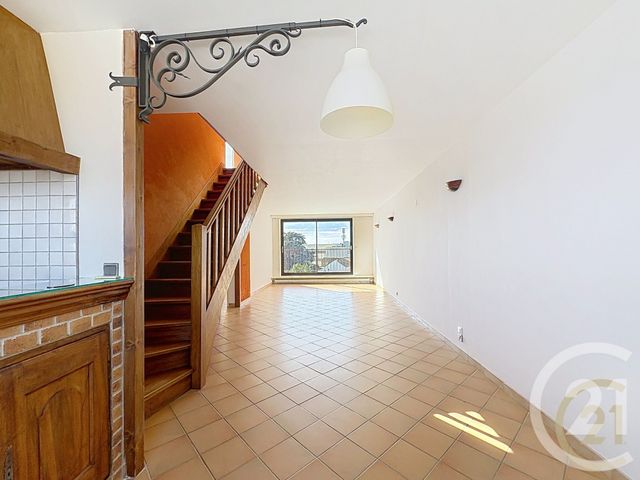 Appartement F3 à louer - 3 pièces - 87.2 m2 - FONTAINEBLEAU - 77 - ILE-DE-FRANCE - Century 21 Agence Notre-Dame