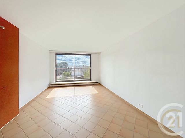 Appartement F3 à louer - 3 pièces - 87.2 m2 - FONTAINEBLEAU - 77 - ILE-DE-FRANCE - Century 21 Agence Notre-Dame