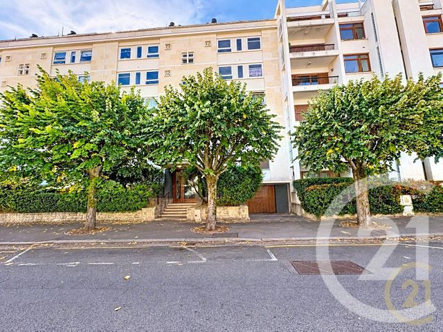 Appartement F3 à louer - 3 pièces - 87.2 m2 - FONTAINEBLEAU - 77 - ILE-DE-FRANCE - Century 21 Agence Notre-Dame