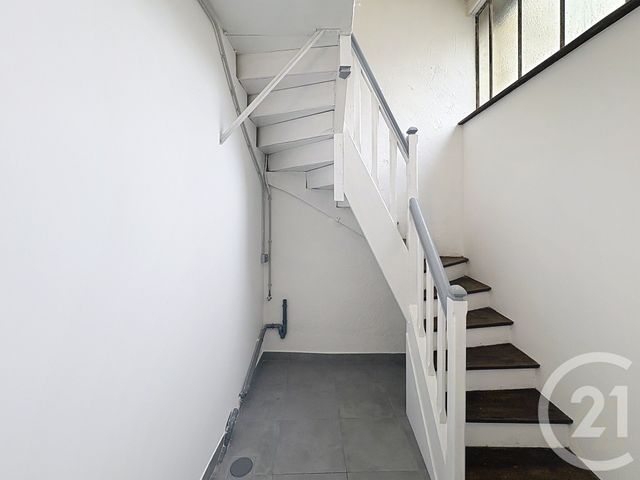 Appartement Studio à louer - 1 pièce - 27.11 m2 - MORET LOING ET ORVANNE - 77 - ILE-DE-FRANCE - Century 21 Agence Notre-Dame